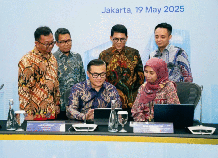 Ekonom Bank Mandiri