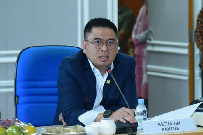 Endipat Wijaya Anggota Komisi I DPR-RI M Endipat Wijaya dan Ketua Tim Pansus RUU Pengelolaan Ruang Udara DPR RI. [astakom]