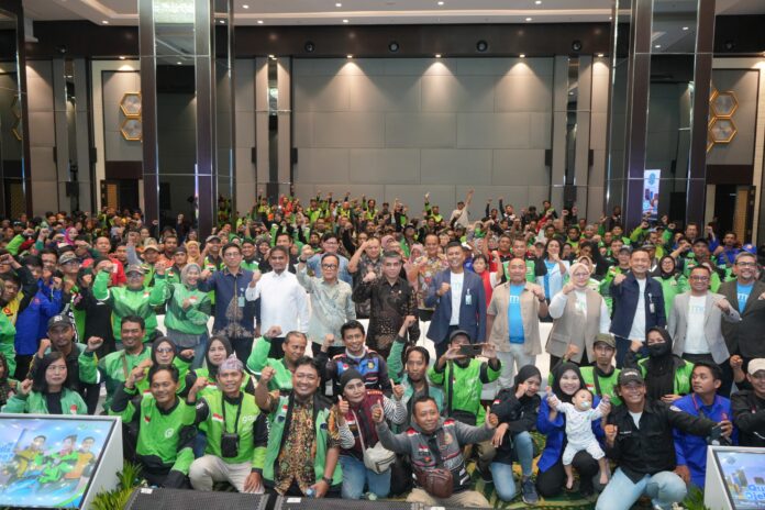 Menteri Ketenagakerjaan Yassierli Diskusi bertema 'Quo Vadis Ojek Online, Status, Perlindungan, dan Masa Depan' di Jakarta, Kamis (8/5). [astakom/Kemnaker]