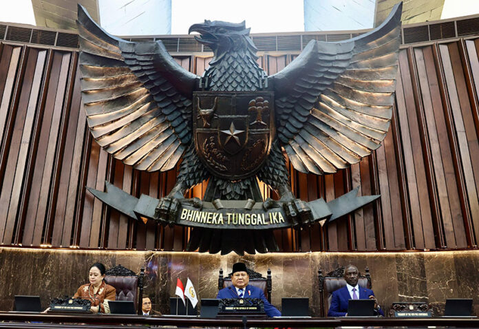 Presiden Prabowo Subianto menghadiri Konferensi Ke-19 Uni Parlemen Negara Anggota OKI di Gedung Paripurna DPR RI, Jakarta, Rabu (14/5). [astakom/Tim Media Presiden]