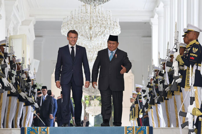 Presiden Prabowo Subianto melakukan pertemuan bilateral dengan Presiden Prancis Emmanuel Macron, di Istana Merdeka, Jakarta, Rabu (28/5). [Tim Media Presiden]