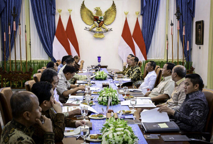 Presiden Prabowo Subianto memanggil sejumlah menteri dan satuan tugas (satgas) hilirisasi ke Istana Merdeka, Jakarta, pada Jumat, (23/5). [astakom / Setpres]