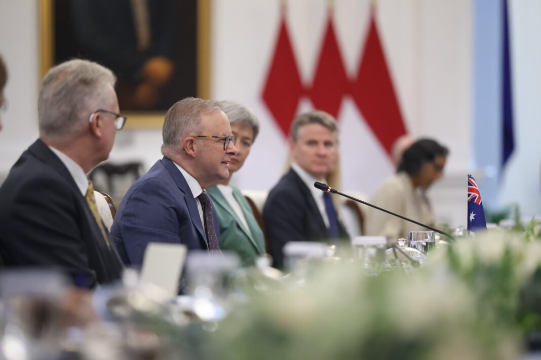 Presiden Prabowo mengadakan pertemuan dengan Perdana Menteri Australia Anthony Albanese, di Istana Merdeka, Jakarta, Kamis (15/5). [Tim Media Presiden]