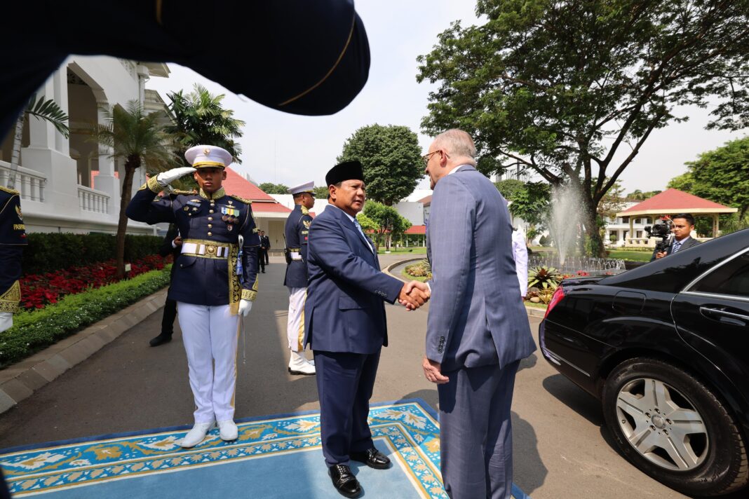 Presiden Prabowo Subianto menjamu makan siang Perdana Menteri Australia Anthony Albanese di Istana Merdeka, Jakarta, Kamis (15/5). [Tim Media Presiden]
