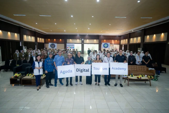 Kemenpar Bersama Agoda Luncurkan “Agoda Digital Tourism Academy” di Bandung. [astakom/ Dok. Kemenpar]