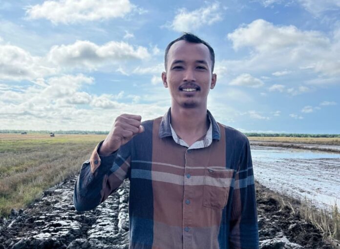 Ketua Brigade Simpang Datuk 3, Awalludin Fajar (31), pemuda asal Desa Simpang Datuk, Kabupaten Tanjung Jabung Timur, Jambi. [astakom/ Kementan]