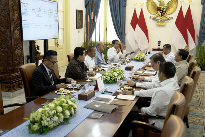 Presiden Prabowo Subianto menggelar ratas di Istana Merdeka, Jakarta, Kamis (22/5). [Tim Media Presiden]