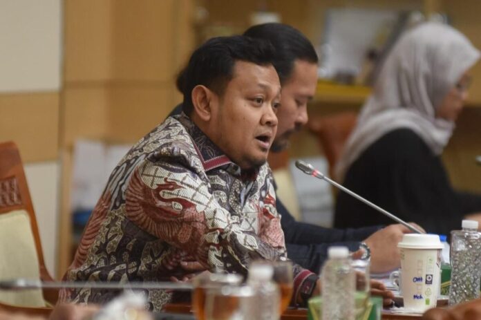 Anggota Komisi III DPR RI dari Fraksi Partai Gerakan Indonesia Raya (Gerindra) Bimantoro Wiyono, dalam Rapat Dengar Pendapat (RDP) bersama Jamdatun di Gedung DPR RI, Jakarta, Rabu (7/5). [astakom]