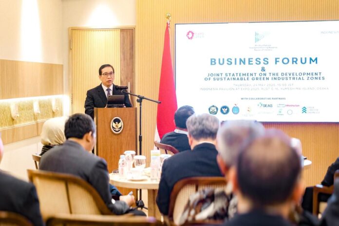 Wakil Menteri PPN/Wakil Kepala Bappenas Febrian Alphyanto Ruddyard, dalam sambutannya pada Forum Bisnis dan Pernyataan Bersama tentang Pengembangan Kawasan Industri Hijau Berkelanjutan di Paviliun Indonesia World Expo 2025 Osaka, Kamis (29/5). [astakom / Bappenas]