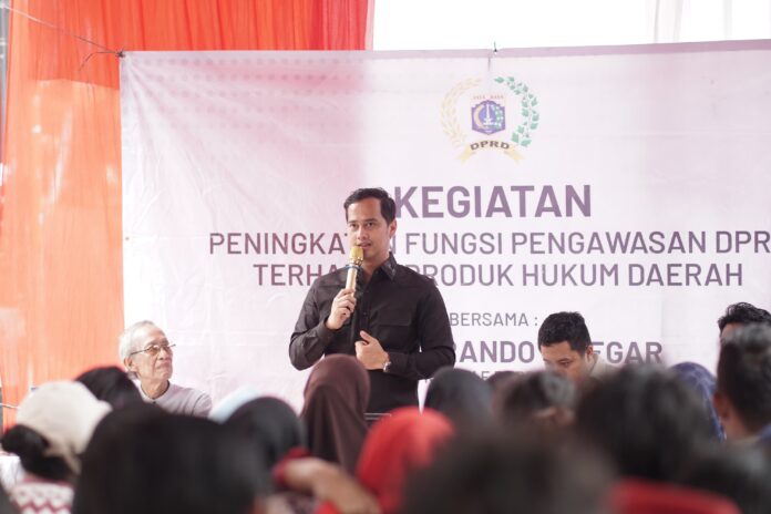 Kegiatan Peningkatan Fungsi Pengawasan DPRD Terhadap Produk Hukum Daerah Bersama Anggi Arando Siregar. [astakom]
