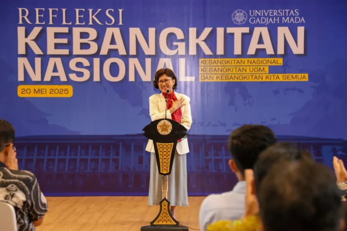 Universitas Gadjah Mada (UGM) meluncurkan simbol baru ‘Formasi 3 Jari’ yang disertai dengan tagline ‘Merakyat, Mandiri, dan Berkelanjutan’. [astakom / UGM]