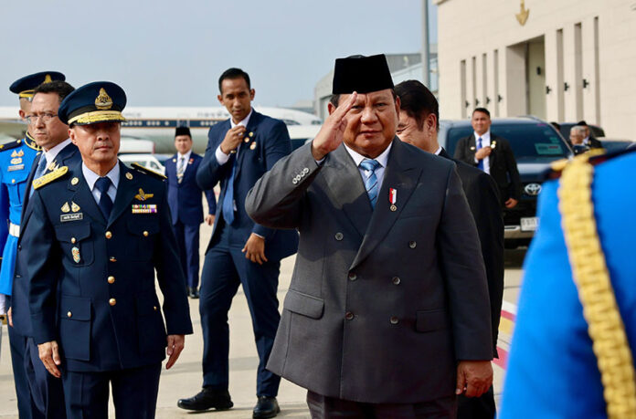 Presiden Prabowo Subianto bertolak ke Tanah Air setelah mengadakan kunjungan kenegaraan di Bangkok, Thailand, Senin (19/5). [Tim Media Presiden]