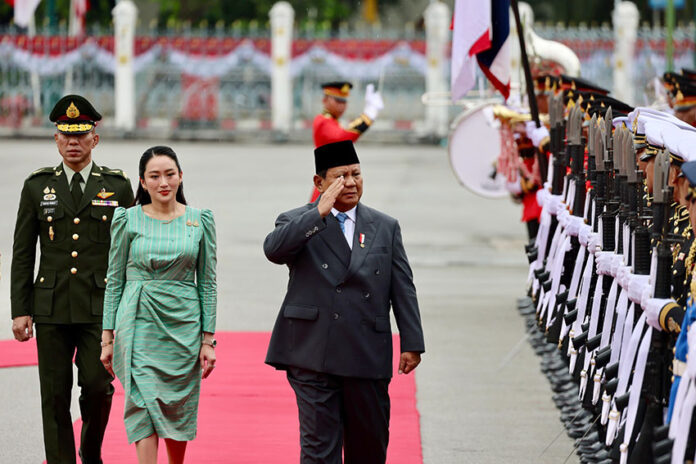Presiden Prabowo Subianto bertemu dengan PM Thailand Paetongtarn Shinawatra di Government House, Bangkok, Thailand, Senin (19/5). [Tim Media Presiden]