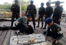 Tim F1QR Lanal Dumai gagalkan penyelundupan 48,54 kg sabu di perairan Dumai, Selasa (10/6). [astakom/Pen TNI]