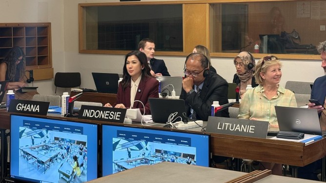 Jenderal Komunikasi Publik dan Media (Dirjen KPM) Kemkomdigi, Fifi Aleyda Yahya, saat menghadiri sidang Biro Intergovernmental Council of International Programme for the Development of Communication (IPDC) ke-69 di Paris, Prancis, Kamis (19/6). [astakom / Komdigi]