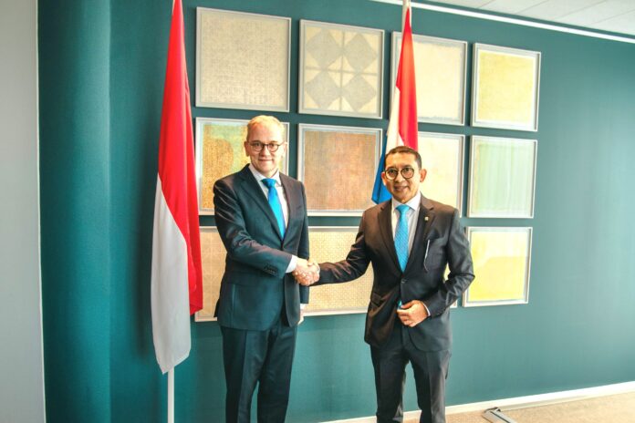 Menteri Kebudayaan Republik Indonesia, Fadli Zon, dan Menteri Pendidikan, Kebudayaan, dan Sains Belanda, H.E. Eppo Bruins. [astakom]