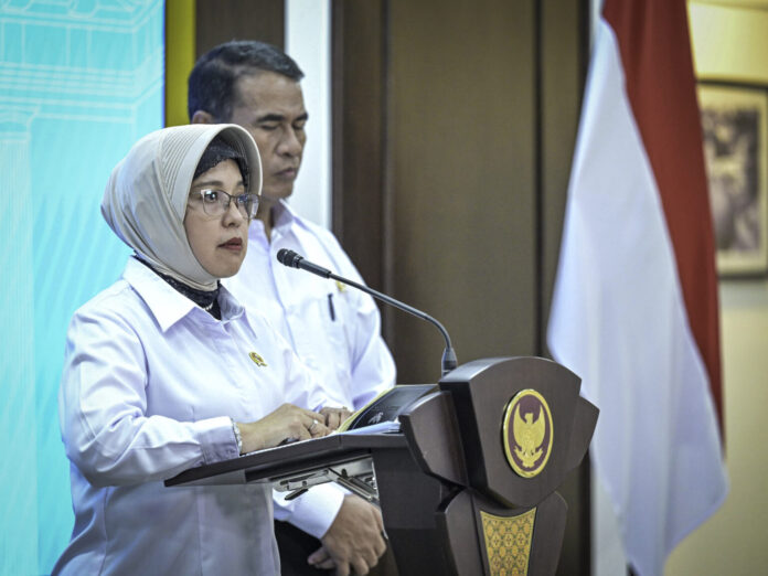 Kepala Badan Pusat Statistik (BPS) Amalia Adininggar Widyasanti, menyampaikan keterangan pers kepada awak media usai rapat terbatas bersama Presiden Prabowo di Istana Merdeka, Jakarta, Senin (2/6). [astakom / Setpres]