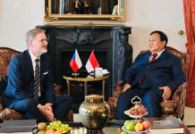 Presiden Prabowo menerima kunjungan PM Republik Ceko Petr Fiala, di Praha, Selasa (17/6). [Tim Media Presiden]