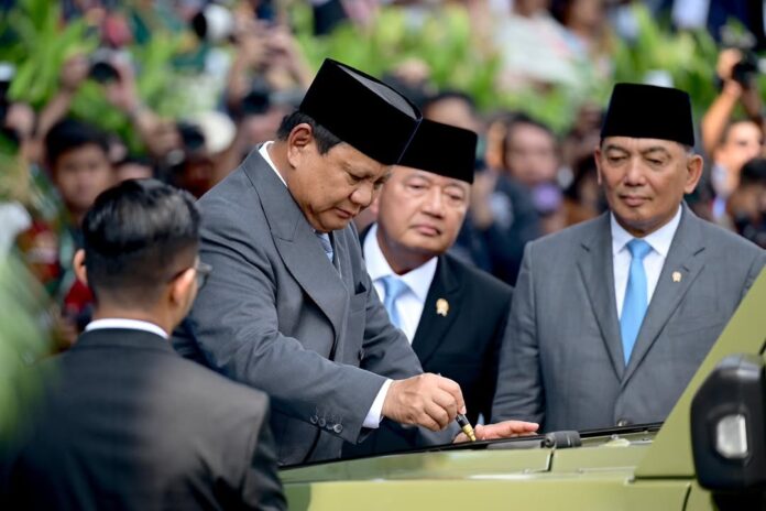 Presiden Republik Indonesia Prabowo Subianto secara resmi membuka pameran pertahanan internasional Indo Defence 2024, Kamis (11/6). [astakom /@smindrawati]