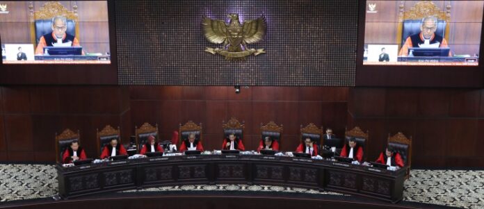Majelis Hakim Konstitusi dalam Sidang Pengucapan Putusan Nomor 135/PUU-XXII/2024 yang digelar di Ruang Sidang Pleno MK pada Kamis (26/6).[astakom / MK]