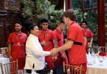 Presiden Prabowo menjamu makan siang Timnas Indonesia di Jalan Kertanegara IV, Kebayoran Baru, Jakarta Selatan, Jumat (6/6). [Tim Media Presiden]