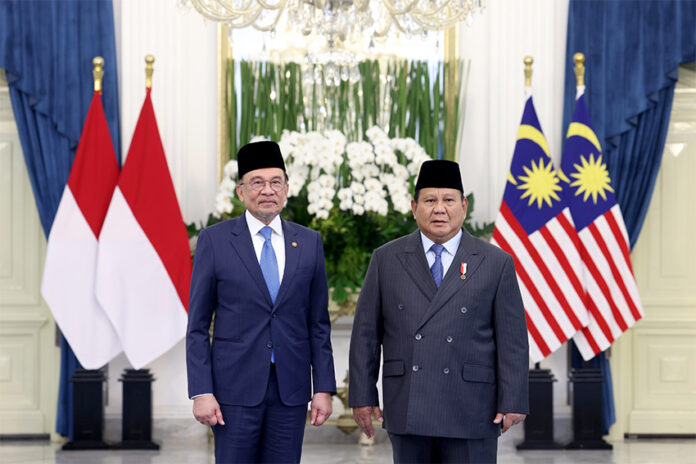 Presiden Prabowo menerima kunjungan PM Malaysia Anwar Ibrahim, di Istana Merdeka, Jakarta, Selasa (29/7). [Tim Media Presiden]