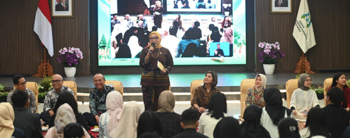 Kementerian Pemberdayaan Perempuan dan Perlindungan Anak (KemenPPPA) bersama Yayasan Save the Children Indonesia menyelenggarakan Webinar Series “Libur Telah Tiba” sebagai rangkaian kegiatan Lokakarya Forum Anak Nasional 2025. [astakom / KemenPPPA]