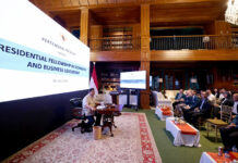 Presiden Prabowo menggelar pertemuan dengan 82 Profesional Muda, di Padepokan Garudayaksa, Hambalang, Bogor, Jawa Barat, Sabtu (26/7). [Tim Media Presiden]