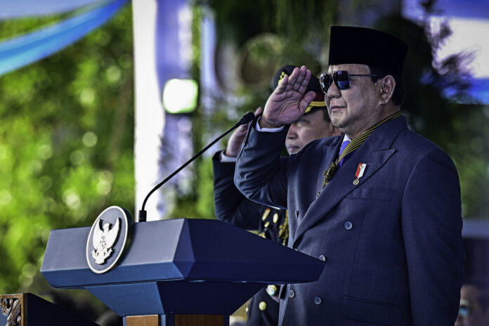 Presiden Prabowo Subianto bertindak selaku inspektur upacara memimpin jalannya Upacara Peringatan ke-79 Hari Bhayangkara Tahun 2025 yang digelar di Monumen Nasional (Monas), Jakarta, pada Selasa (1/7). [astakom / Setpres]