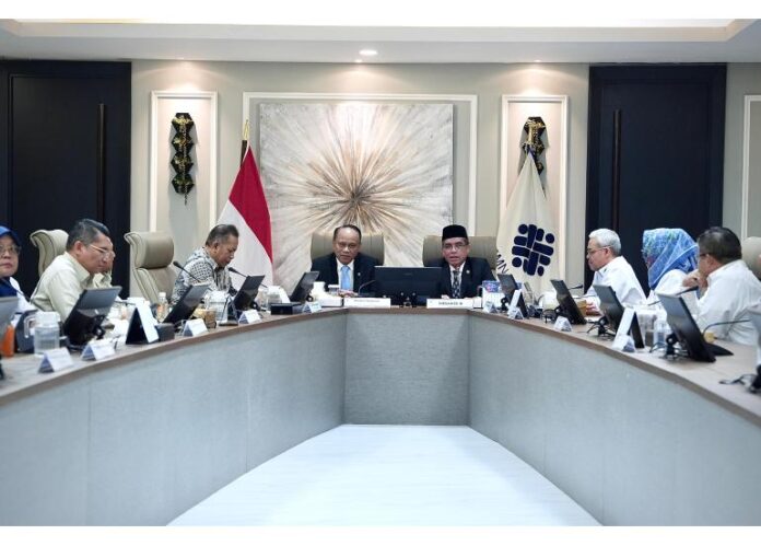 Menteri Koperasi (Menkop) Budi Arie Setiadi dan Menteri Ketenagakerjaan (Menaker) Yassierli di Kantor Kemenaker, Selasa (01/07). [astakom / Kemenkop]