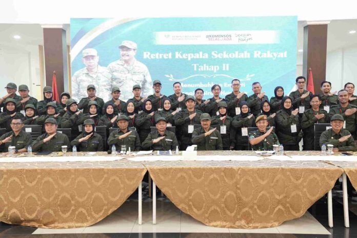 Menteri Sosial Saifullah Yusuf (Gus Ipul) dan Wakil Menteri Sosial Agus Jabo Priyono membuka Retret Kepala Sekolah Rakyat Tahap II di Pusat Pendidikan, Pelatihan dan Pengembangan Profesi (Pusdiklatbangprof) Kementerian Sosial pada Rabu (3/7). [astakom / Kemensos]