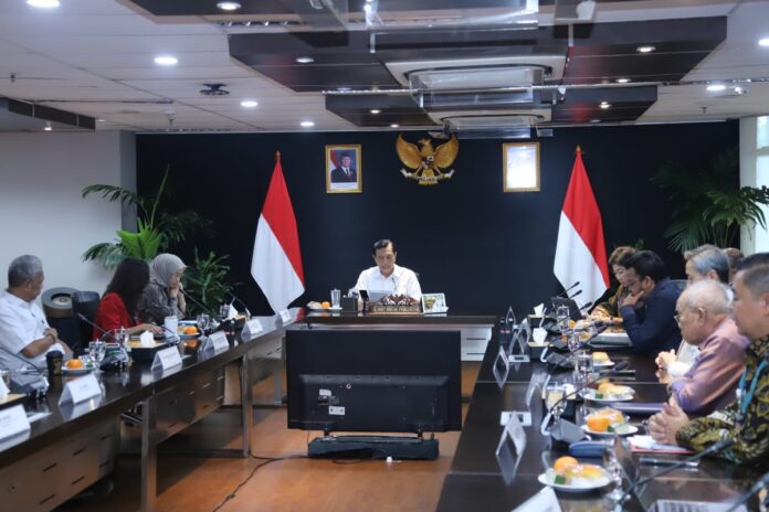 Suasana Rapat Koordinasi Implementasi Digital Public Infrastructure (DPI) pada Program Perlindungan Sosial Use Case Program Keluarga Harapan (PKH), di Jakarta, Jumat (4/7). [astakom / Menpan RB]