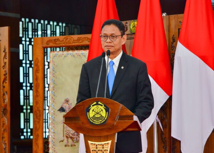 Wakil Menteri ESDM Yuliot Saat Melakukan Konferensi Pers di Kantor Kementerian ESDM, Selasa (1/7). [astakom / ESDM]
