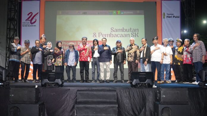 Menteri Kebudayaan, Fadli Zon meresmikan tanggal 26 Juli sebagai Hari Puisi Indonesia. [astakom]