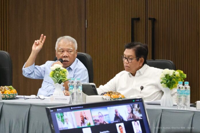 Kepala Otorita IKN, Basuki Hadimuljono saat berbicara dalam Pre-Construction Meeting (PCM). [astakom / IKN]