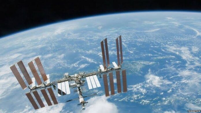 Bumi dilihat dari luar angkasa. [astakom / space]
