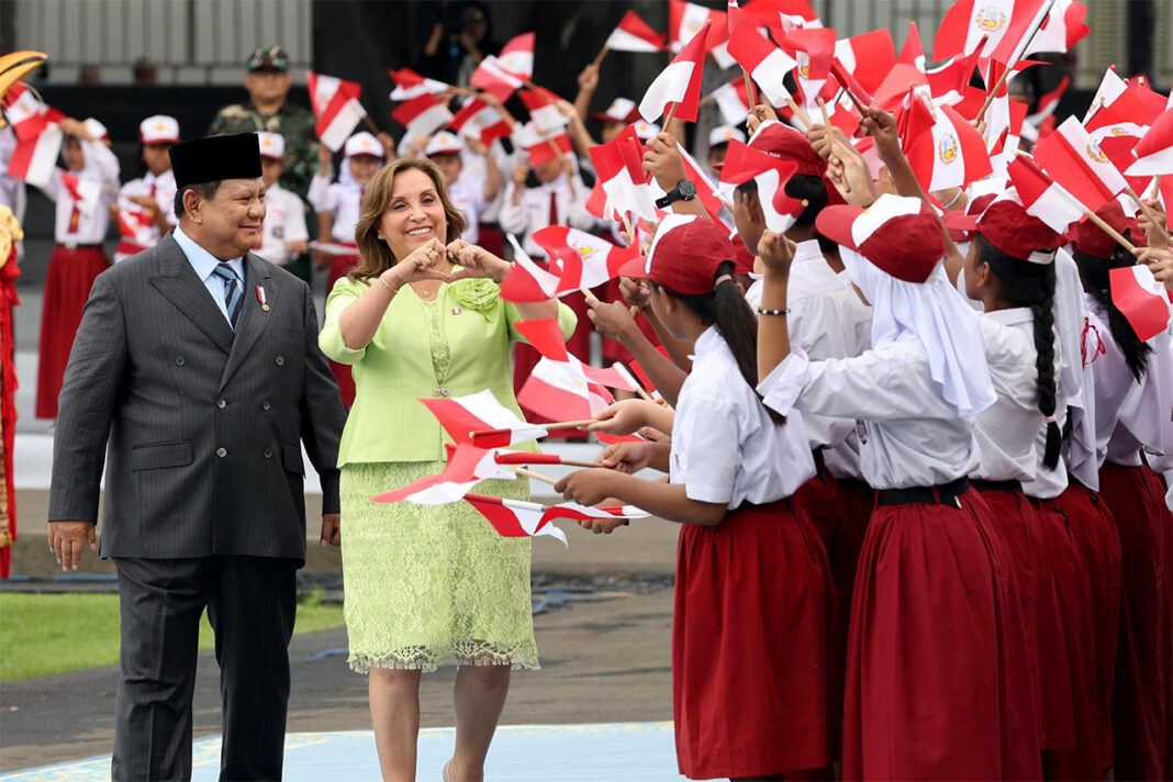 Presiden Prabowo menerima kunjungan resmi Presiden Republik Peru, Dina Ercilia Boluarte Zegarra, di Istana Merdeka, Jakarta Pusat, Senin (11/8).