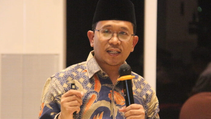 Adib Abdushomad
