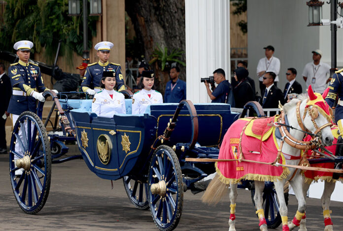 Gladi bersih upacara Peringatan Detik-Detik Proklamasi Kemerdekaan RI, di halaman Istana Merdeka, Jakarta, Kamis (14/8).