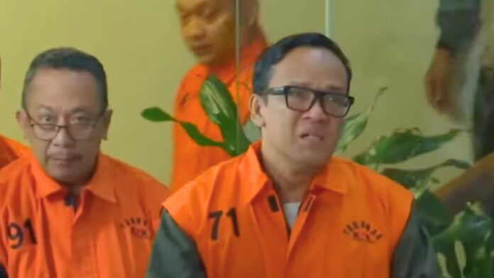 Immanuel Ebenezer menangis