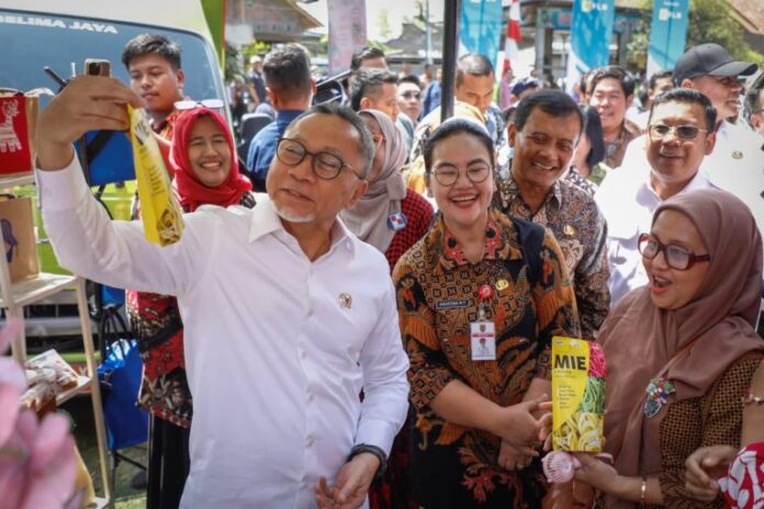 Zulkifli Hasan tinjau Koperasi Merah putih