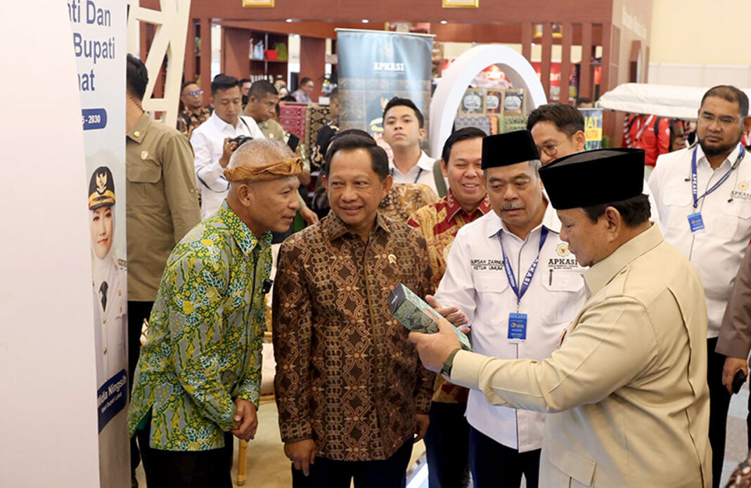 Presiden Prabowo Subianto meresmikan pembukaan Asosiasi Pemerintah Kabupaten Seluruh Indonesia (APKASI) Otonomi Expo 2025, di ICE BSD, Tangerang, Banten, Kamis (28/8).