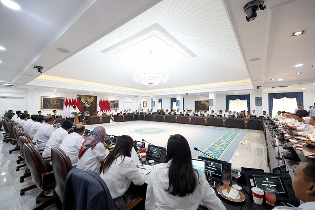 Presiden Prabowo Subianto menggelar Rapat Koordinasi (Rakor) Kabinet Merah Putih, di Kantor Kepresidenan, Jakarta, Minggu (31/8).