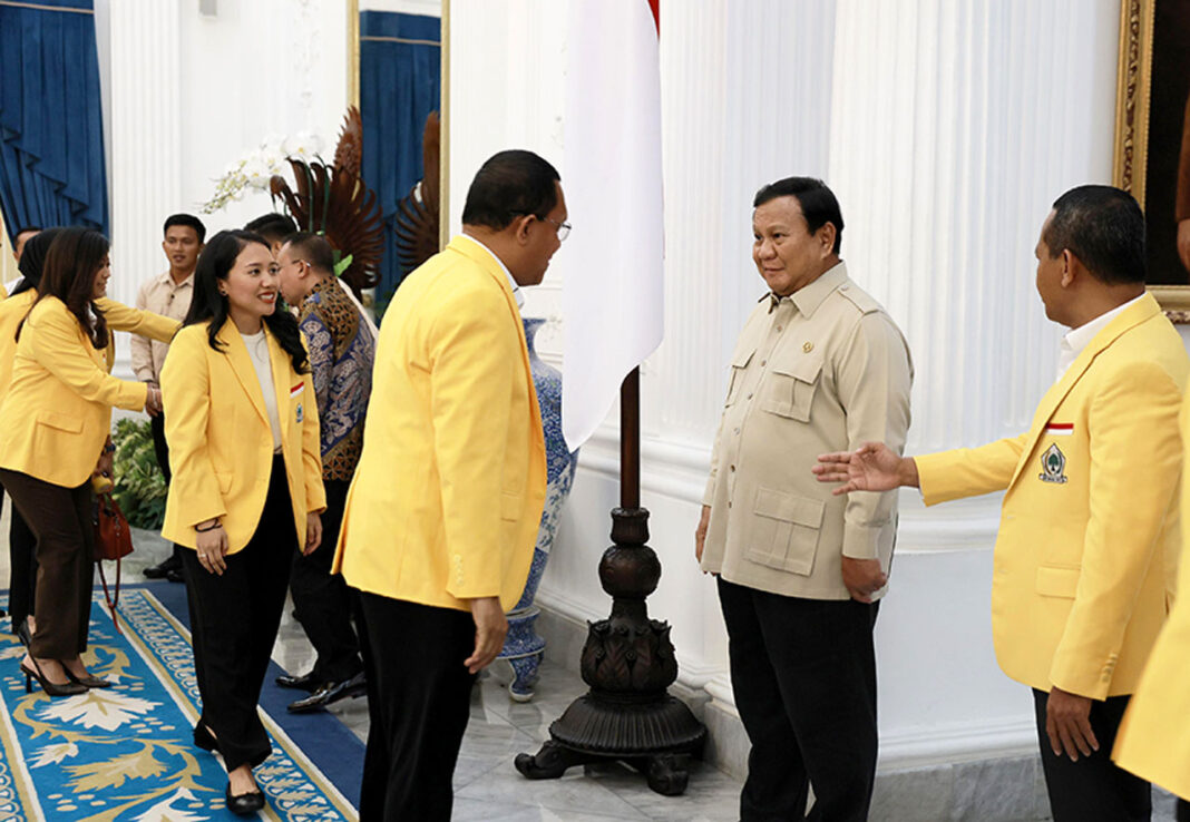 Dewan Pengurus Pusat (DPP) Partai Golkar, menyambangi Istana Kepresidenan, di Jakarta, Rabu (27/8).
