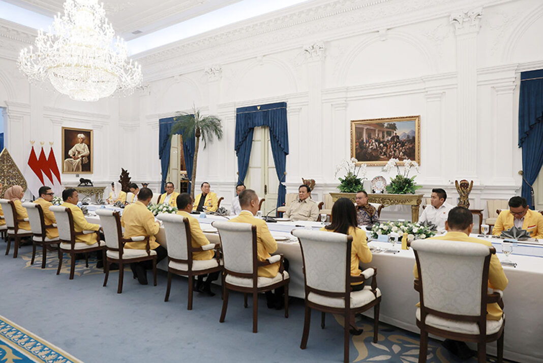 Dewan Pengurus Pusat (DPP) Partai Golkar, menyambangi Istana Kepresidenan, di Jakarta, Rabu (27/8).