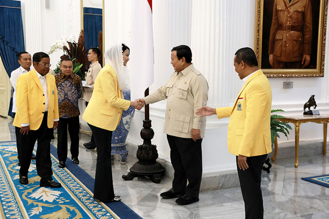 Dewan Pengurus Pusat (DPP) Partai Golkar, menyambangi Istana Kepresidenan, di Jakarta, Rabu (27/8).