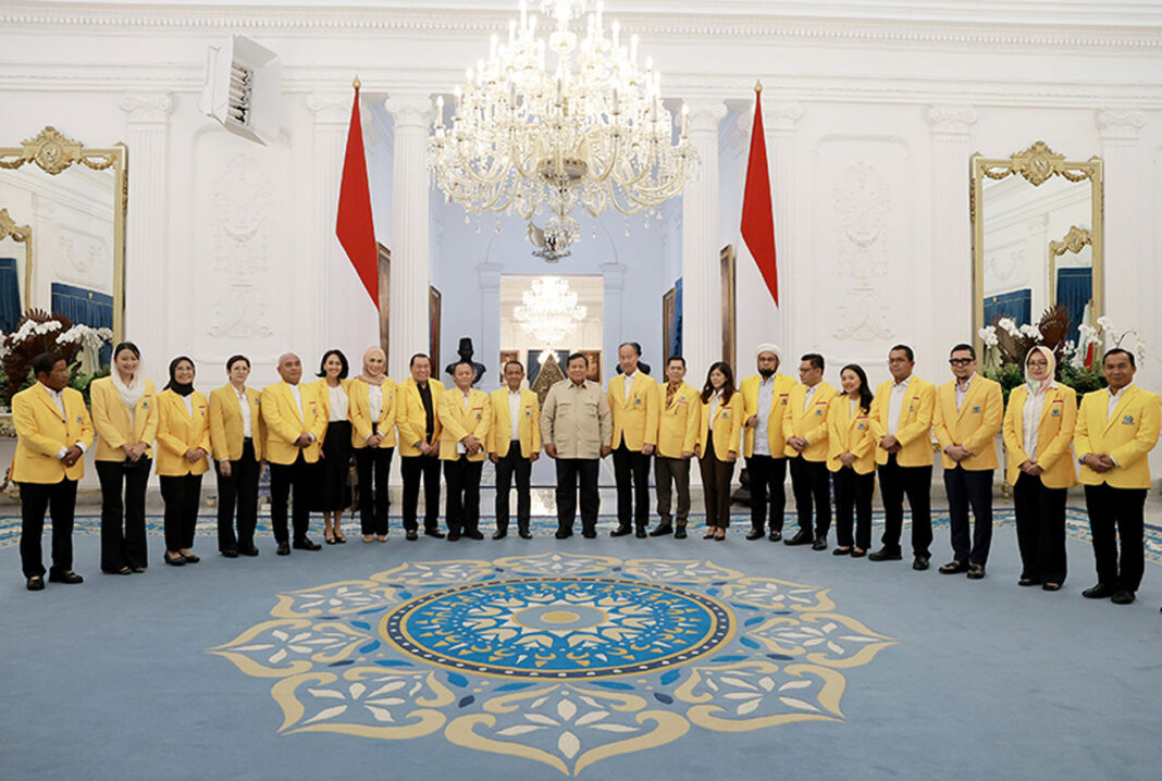 Dewan Pengurus Pusat (DPP) Partai Golkar, menyambangi Istana Kepresidenan, di Jakarta, Rabu (27/8).