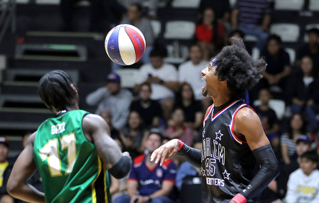 Tim basket Harlem Globetrotters tampil di Hall Basket Gelora Bung Karno, Senayan, Jakarta, Rabu (20/8).