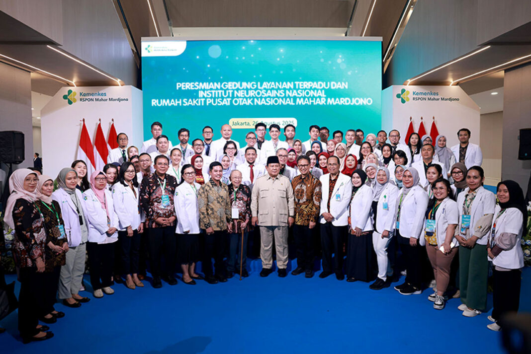 Presiden Prabowo Subianto meresmikan Gedung Layanan Terpadu dan Institut Neurosains Nasional, di Rumah Sakit Pusat Otak Nasional Mahar Mardjono, Jakarta, Selasa (26/8).