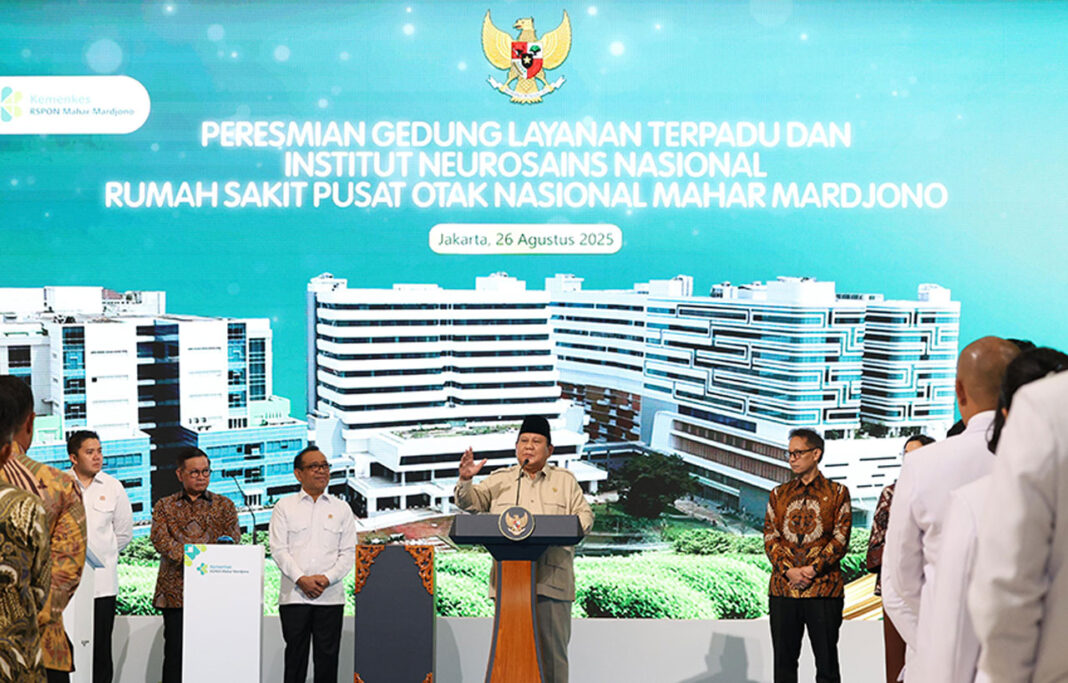 Presiden Prabowo Subianto meresmikan Gedung Layanan Terpadu dan Institut Neurosains Nasional, di Rumah Sakit Pusat Otak Nasional Mahar Mardjono, Jakarta, Selasa (26/8).